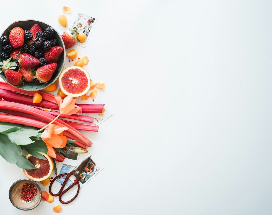Frutta fresca di stagione per alimentare il microbiota e la salute intestinale